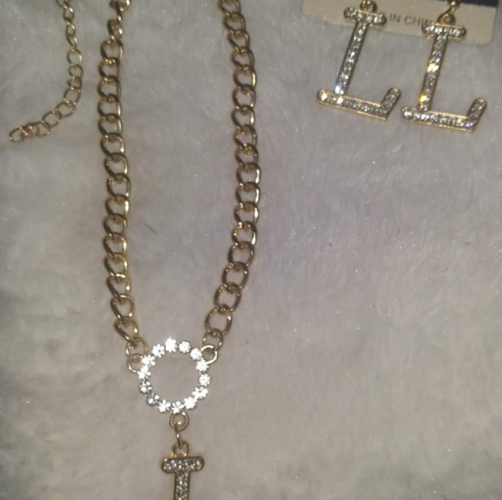 Jewelry - Picture 2 of 2